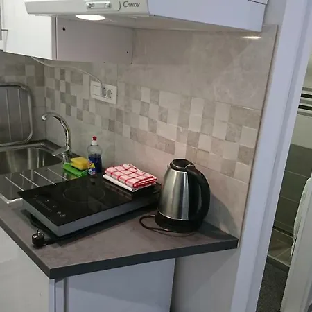 4 Seasons - Under Forest Park, Free Parking Apartament