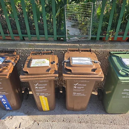 4 Seasons - Under Forest Park, Free Parking Apartamento *