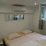 Apartment 4 Seasons - Under Forest Park, Free Parking *