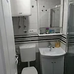 Apartment 4 Seasons - Under Forest Park, Free Parking *