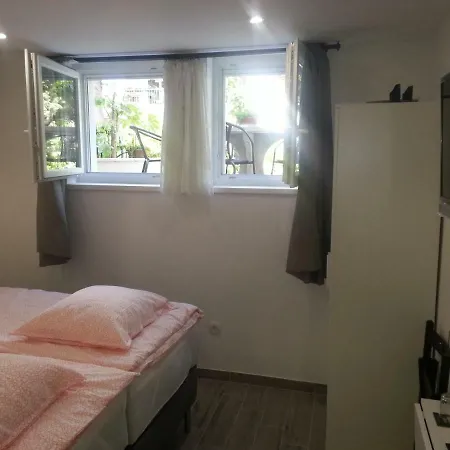 4 Seasons Apartment