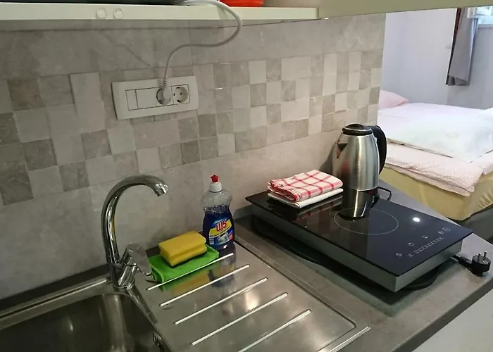 4 Seasons - Under Forest Park, Free Parking Apartamento *